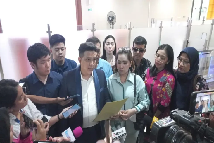 Keluarga Korban Jatuh...