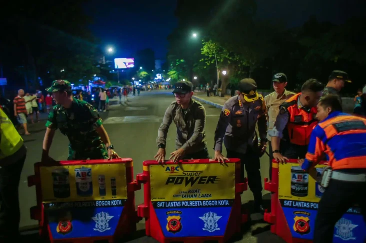 Jalan Otista Bogor Ditutup...