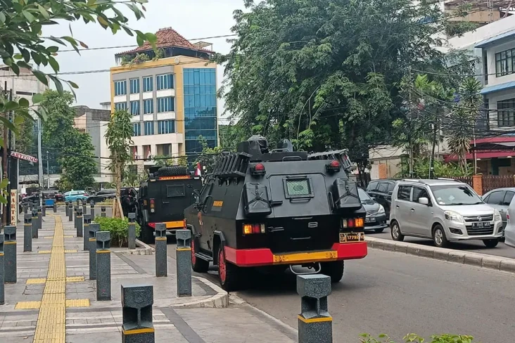 Penembakan di Kantor...