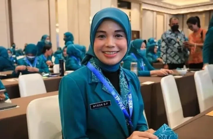 Biodata dan Profil Siti...