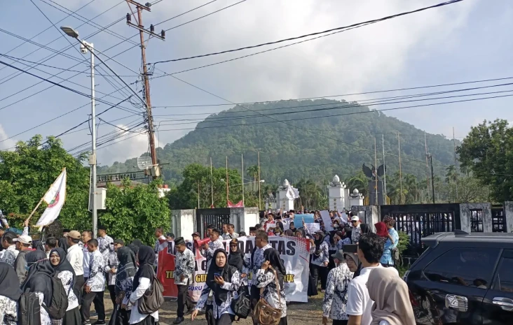 Ribuan Guru di Musi...