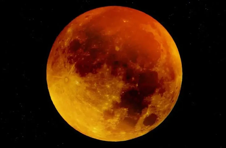 Terjadi Gerhana Bulan...