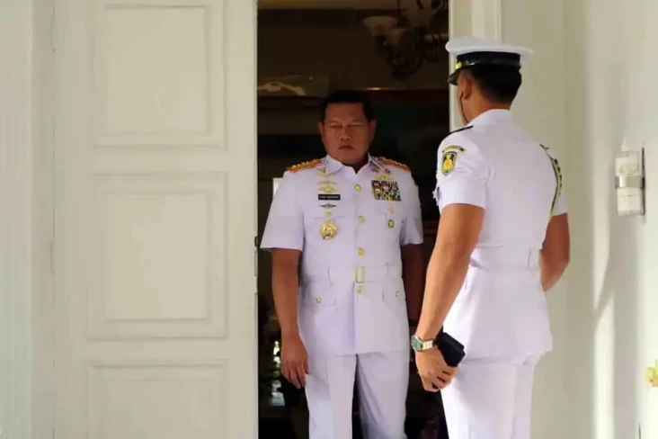 Panglima TNI Mutasi...