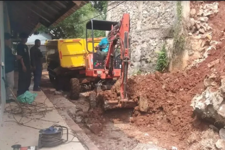 Satgas DPUPR Kerahkan...