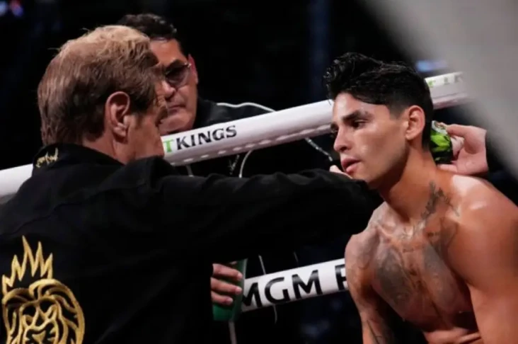 Ryan Garcia Pecat Pelatih...