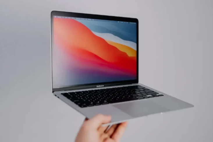Apple Rilis MacBook...