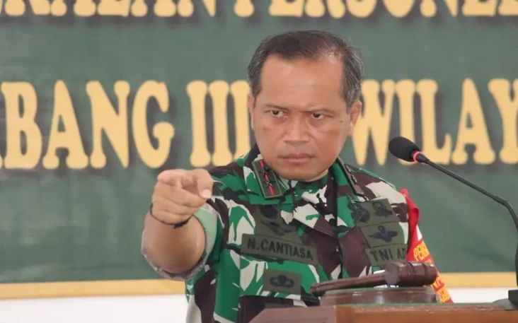 Perwira Tinggi Bintang...