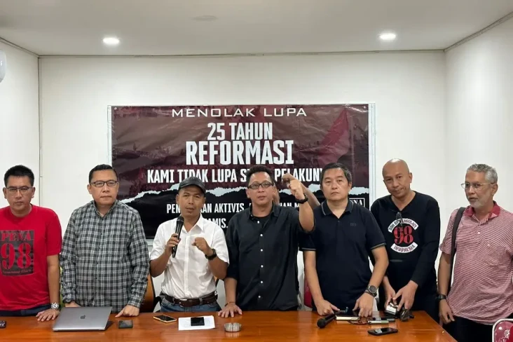 Peringati 25 Tahun Reformasi,...