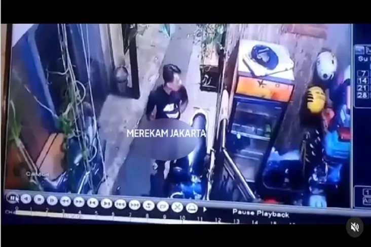 Aksi Tak Senonoh di...