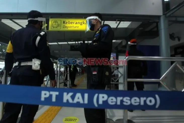 Karyawan KAI Demo Tuntut...