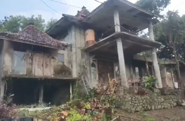 Penampakan Rumah Mewah...
