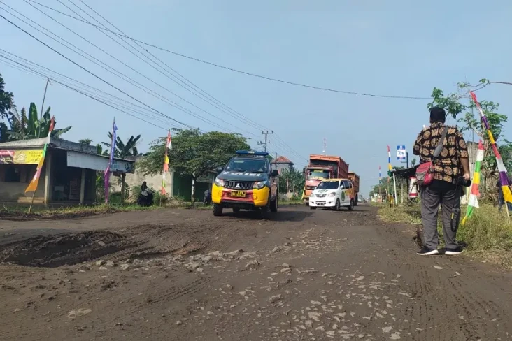 Sindir Pemkab Lampung...