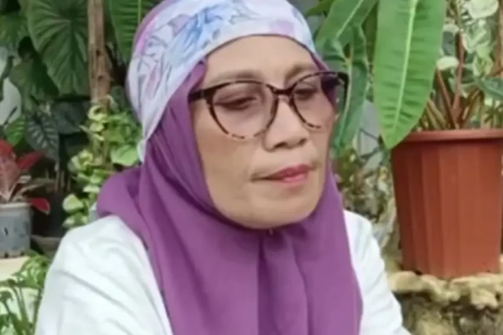 Indah Permatasari Pilih...