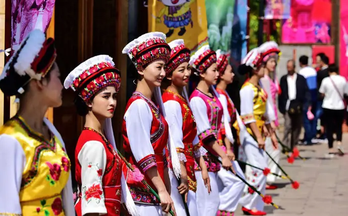 5 Populasi Suku Terbanyak...