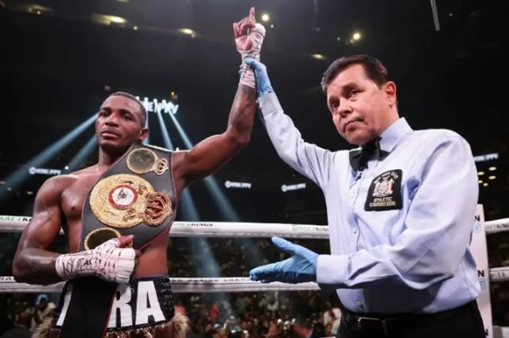 Erislandy Lara vs Danny...