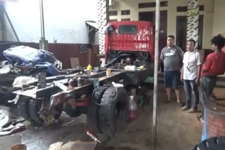 Viral! Sopir Pikap Curi...