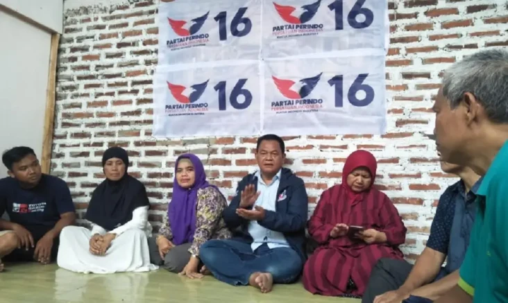 Tinjau Posko Pemenangan...