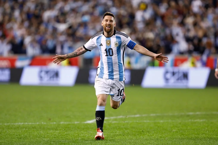 4 Pesepak Bola Argentina...