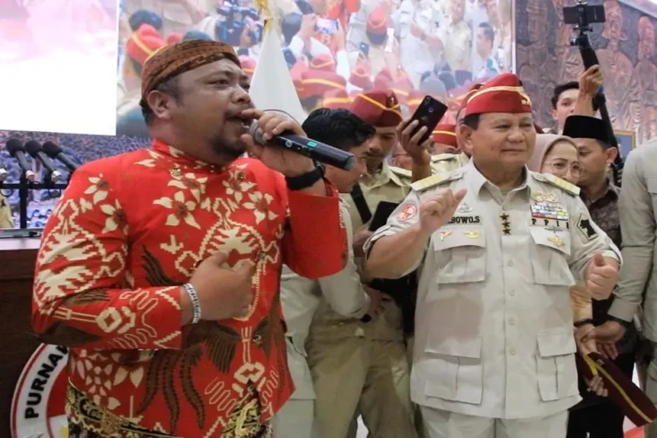 Abah Lala Nyanyi Lagu...