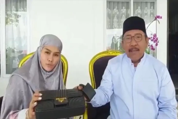 KPK Dalami Bisnis Anak...