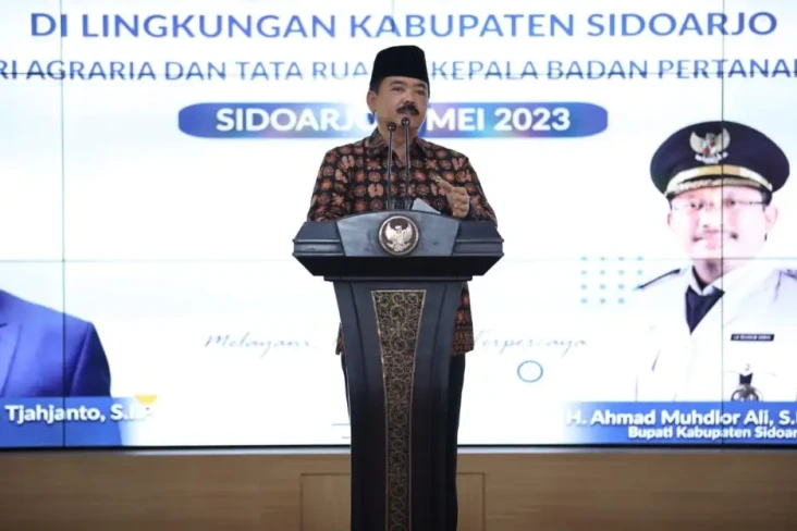 Kunjungan ke Sidoarjo,...