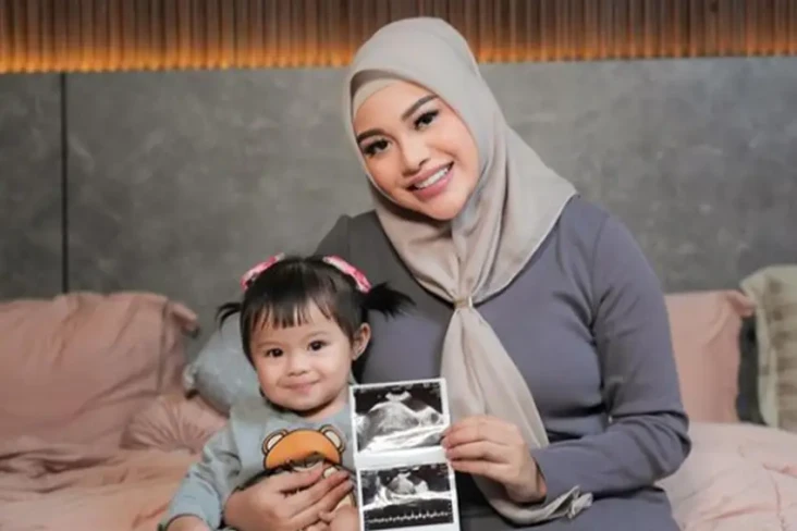 Aurel Hermansyah Hamil...
