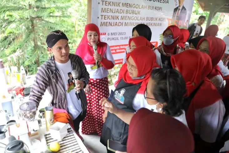 Relawan Espas Sandiaga...