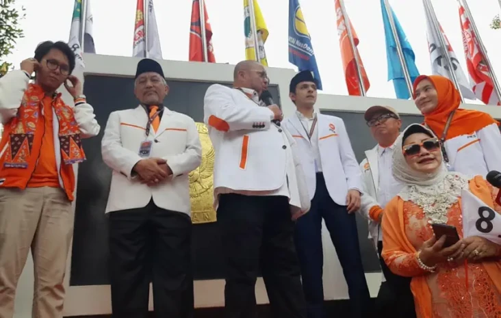 Parpol Pertama yang...