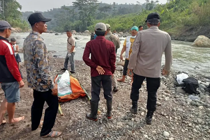 Kakek 80 Tahun Tewas...