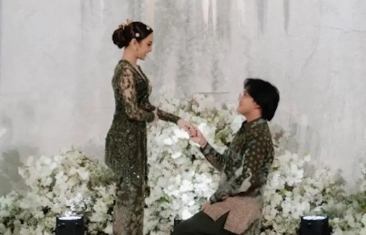 Mahalini Tampil Anggun...
