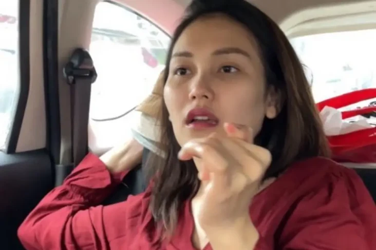 5 Artis Indonesia yang...