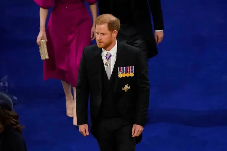 Pangeran Harry Buru-buru...