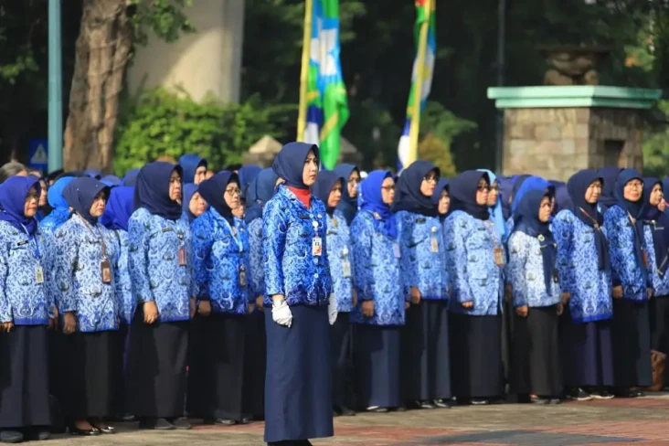 10 Jurusan Kuliah Lulusannya...