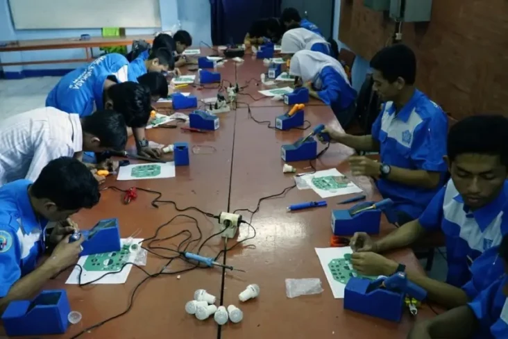 Apakah Lulusan SMK Bisa...