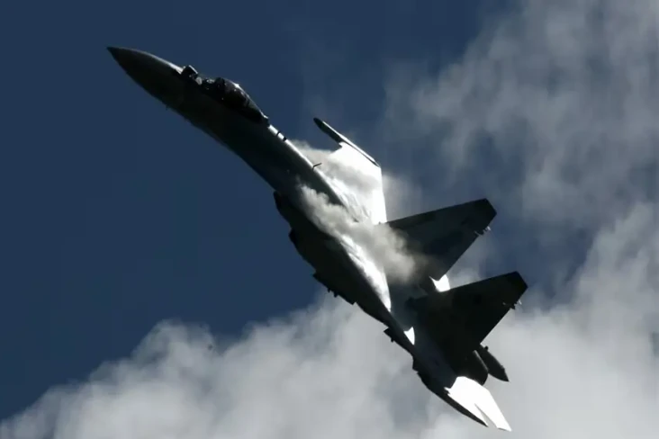 Nyaris Tabrakan, Jet...