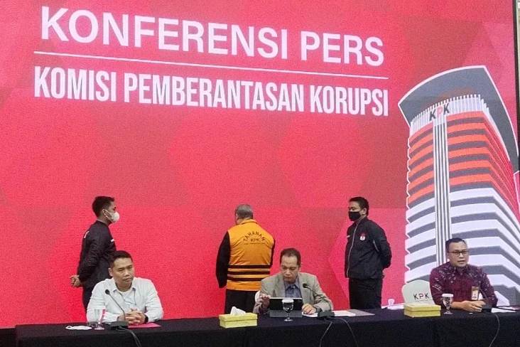 KPK Tahan Pengacara...