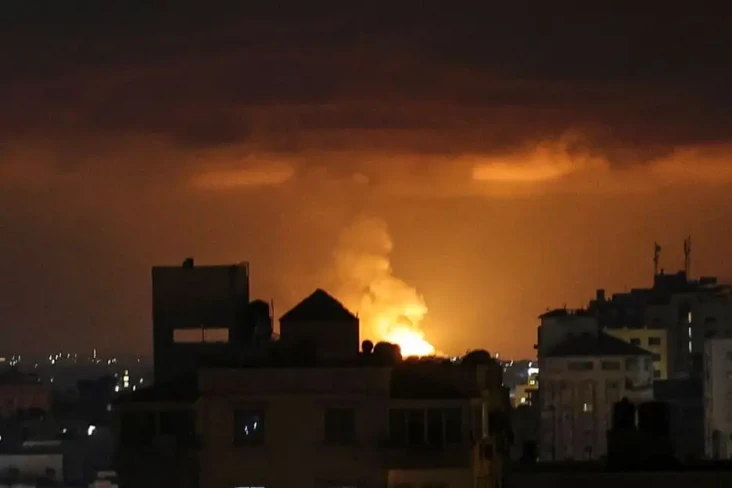 Israel Gempur Jalur...