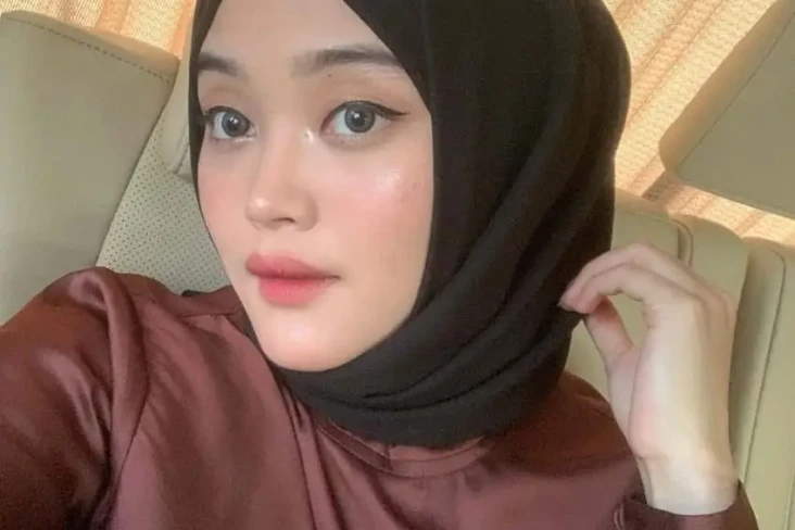 Putri Delina Resah Pasca...