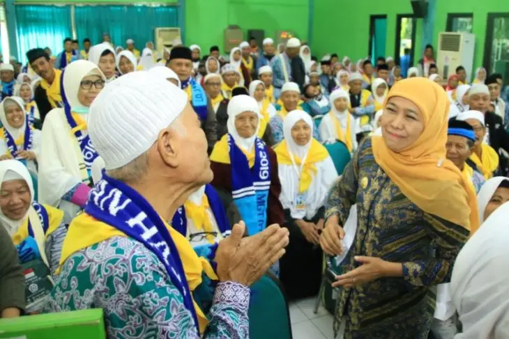 Embarkasi Surabaya Terima...