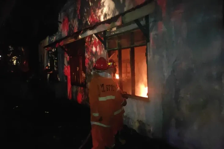 Si Jago Merah Mengamuk,...