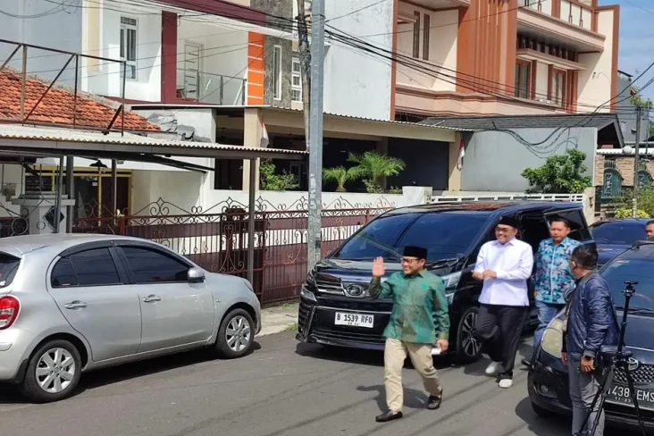 Tiba di Kediaman Hamzah...