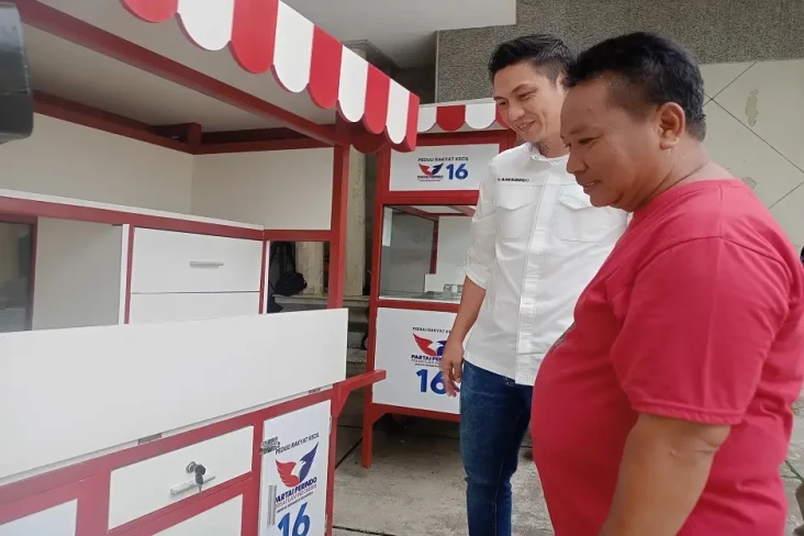 Pedagang Mi Ayam Bakso...