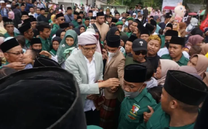 Ribuan Jemaah Ngalap...