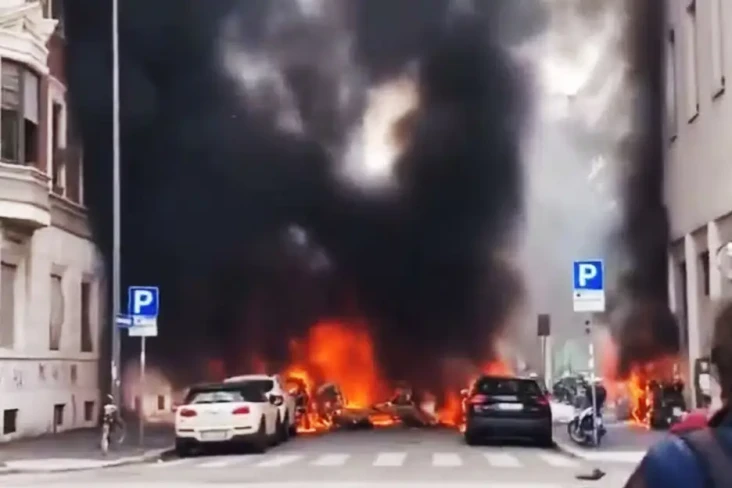 Mobil Angkut Tabung...