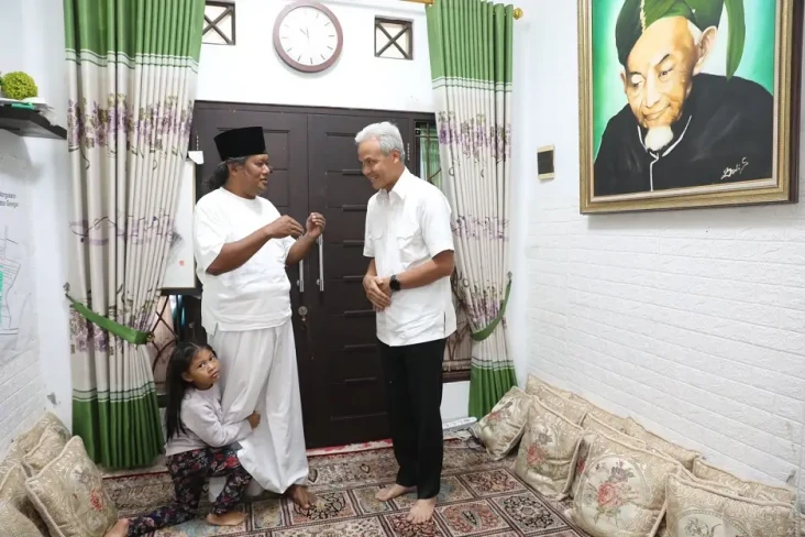 Pesan Gus Muwafiq ke...