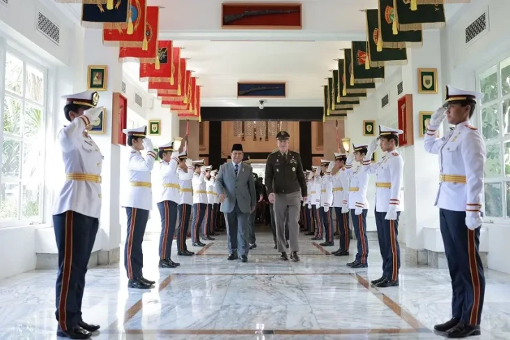 Prabowo Terima Kunjungan...