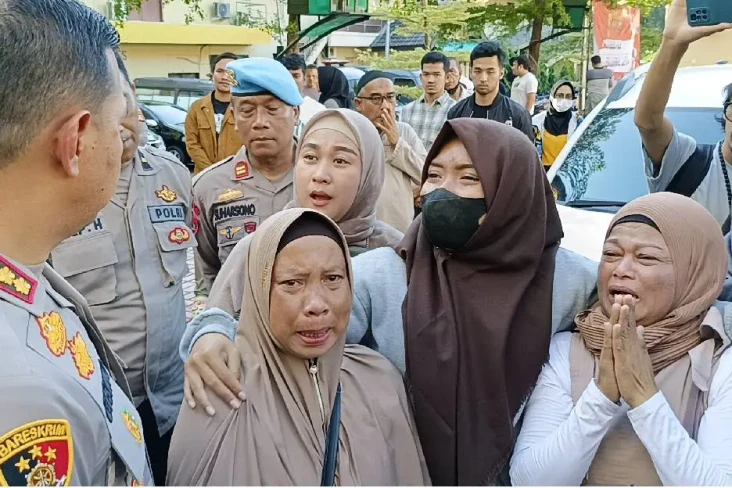 Tangis Haru Keluarga...