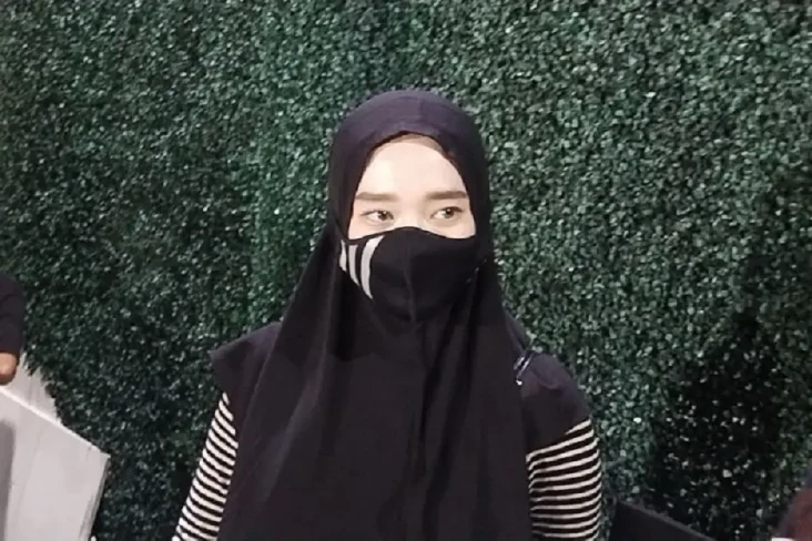 Inara Rusli Diperiksa...