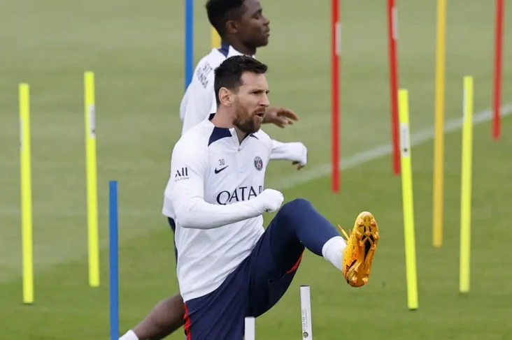 Lionel Messi Kembali,...