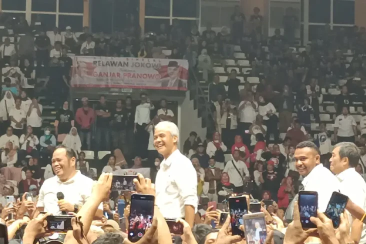 Ganjar Ajak Relawan...